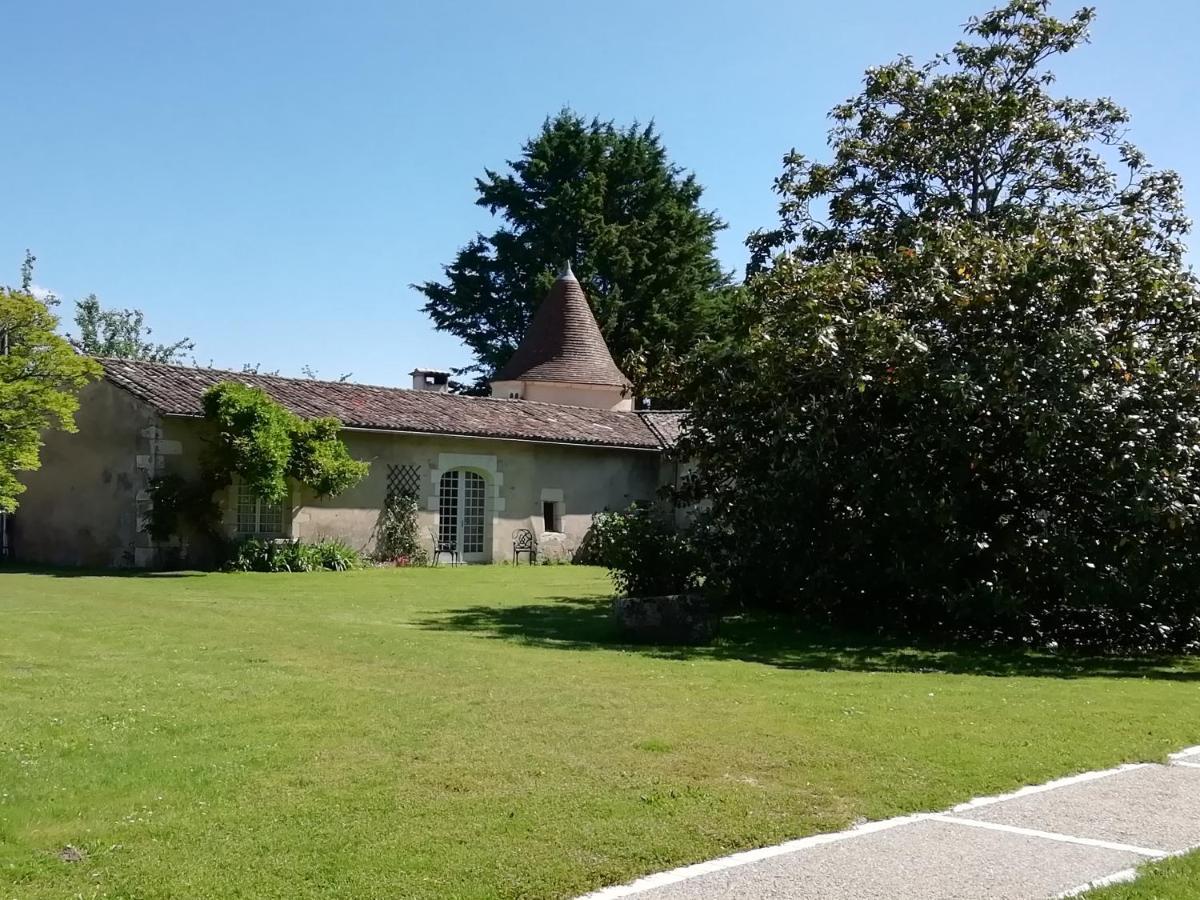 Chateau Des Salles Saint-Fort-sur-Gironde Eksteriør bilde