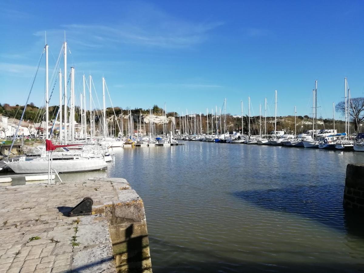 Chateau Des Salles Saint-Fort-sur-Gironde Eksteriør bilde