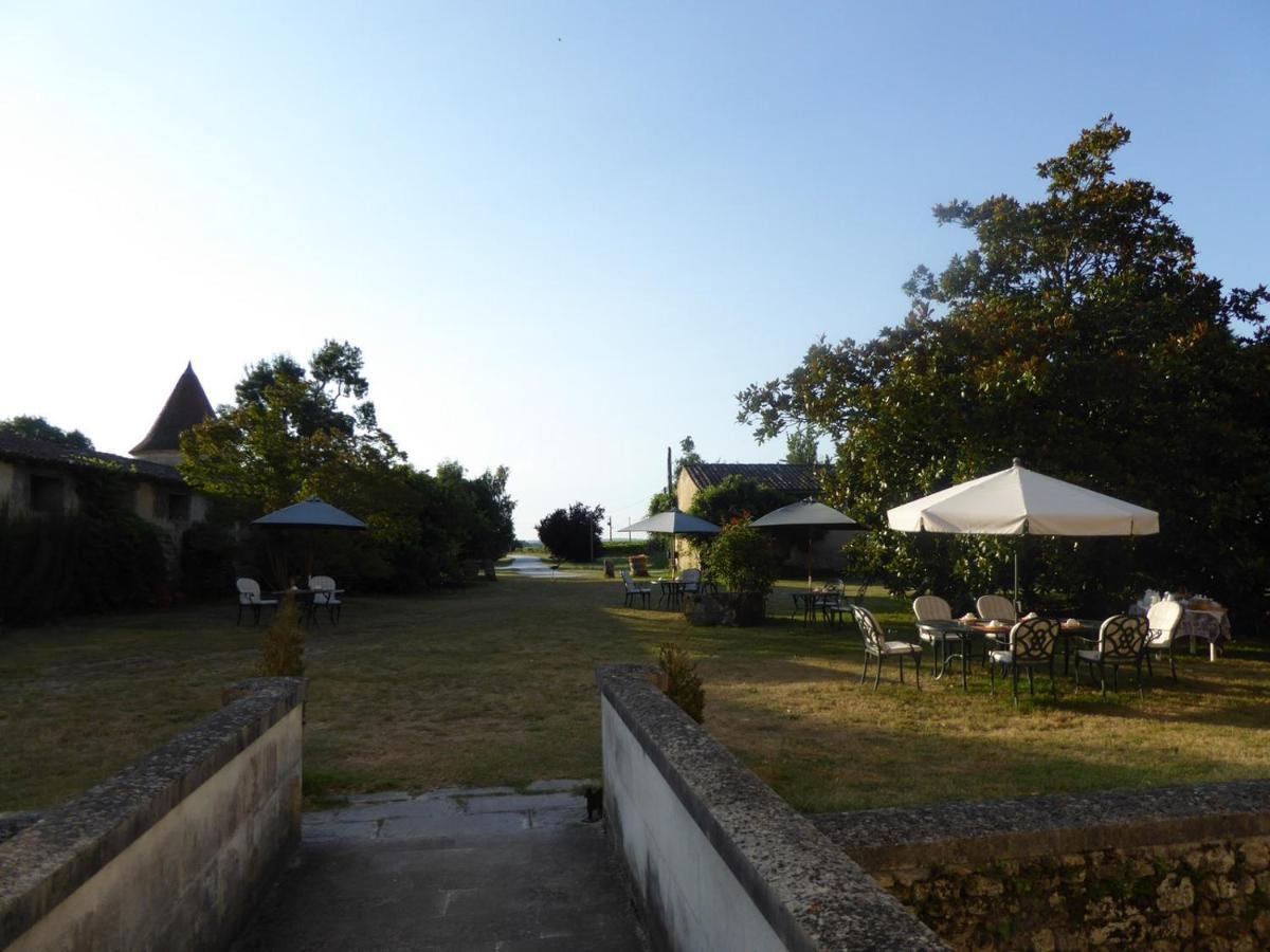 Chateau Des Salles Saint-Fort-sur-Gironde Eksteriør bilde