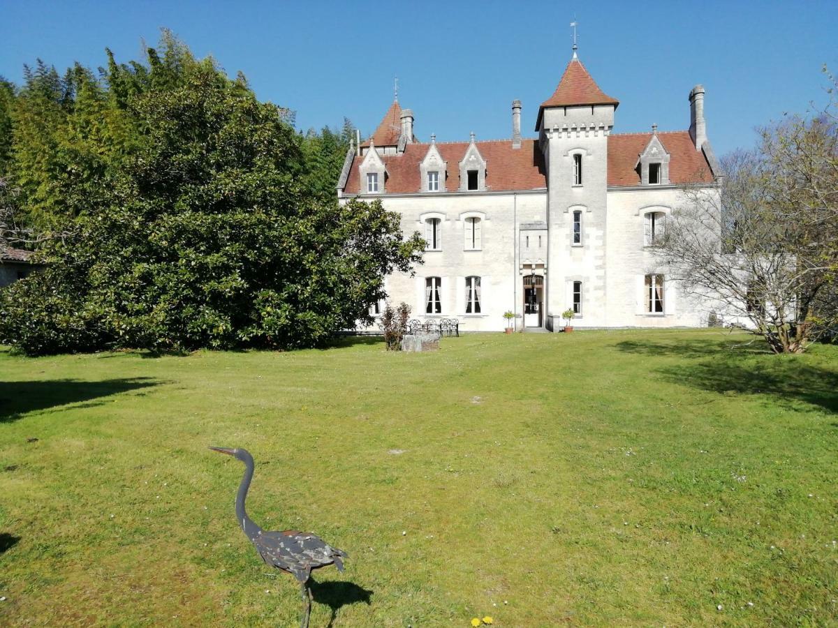 Chateau Des Salles Saint-Fort-sur-Gironde Eksteriør bilde